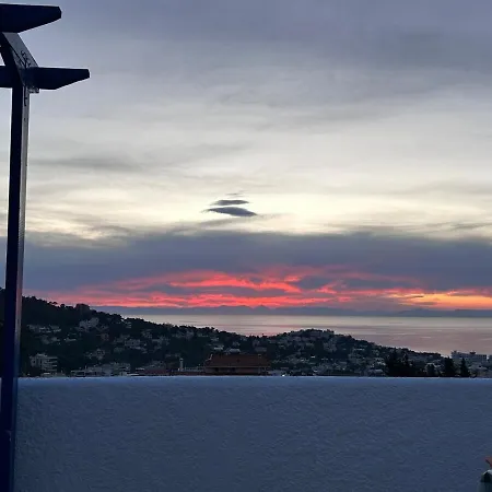 Santorini Style Holiday home Saronida